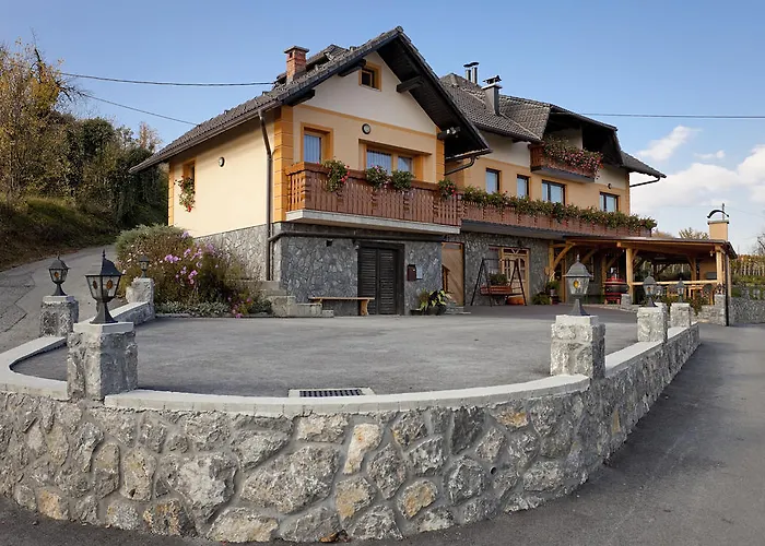 Apartment Tourist Farm Skrbina *