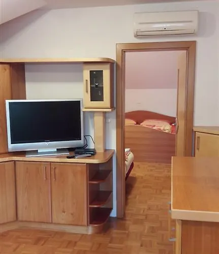 斯库比那观光农场公寓 奥托塞克